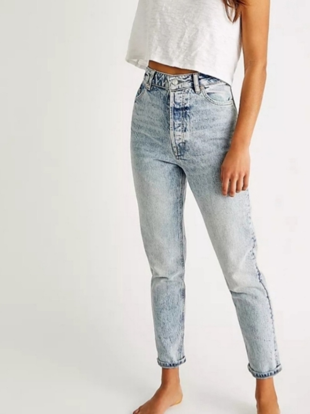 Free People We the Free Zuri Ultra High Waist Mom Jeans in Lived in Blue Sz 27